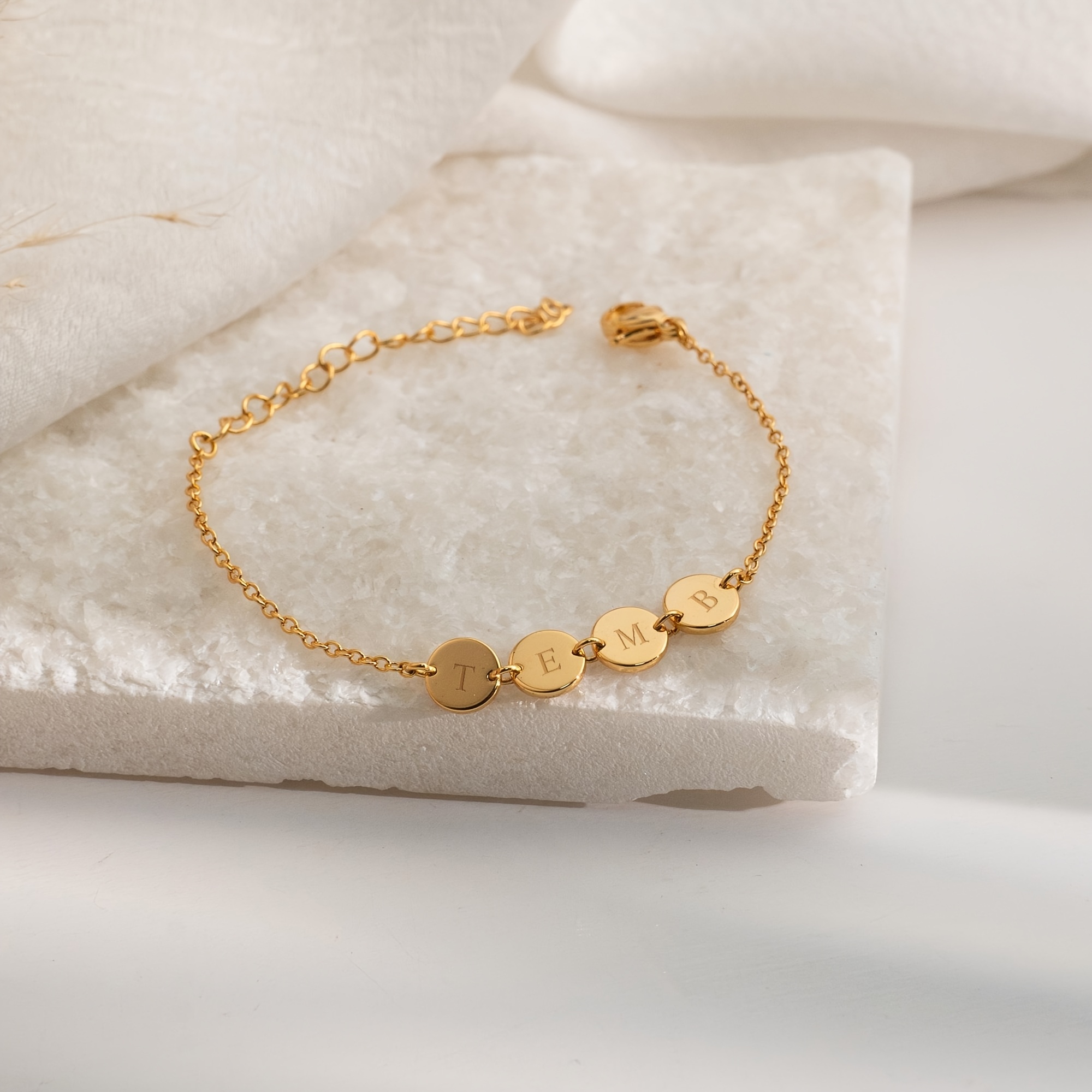 Personalized Engravable Bracelet with Round Pendant